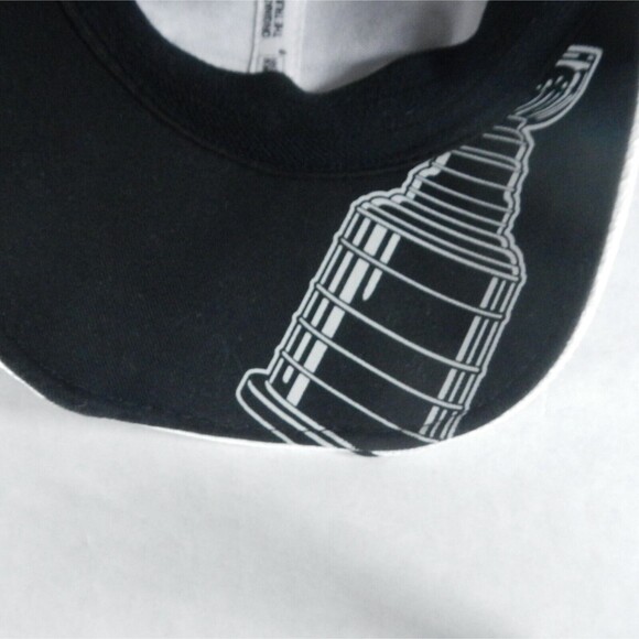 2009 New Era Stanley Cup Champions Flex Hat - Picture 8 of 10